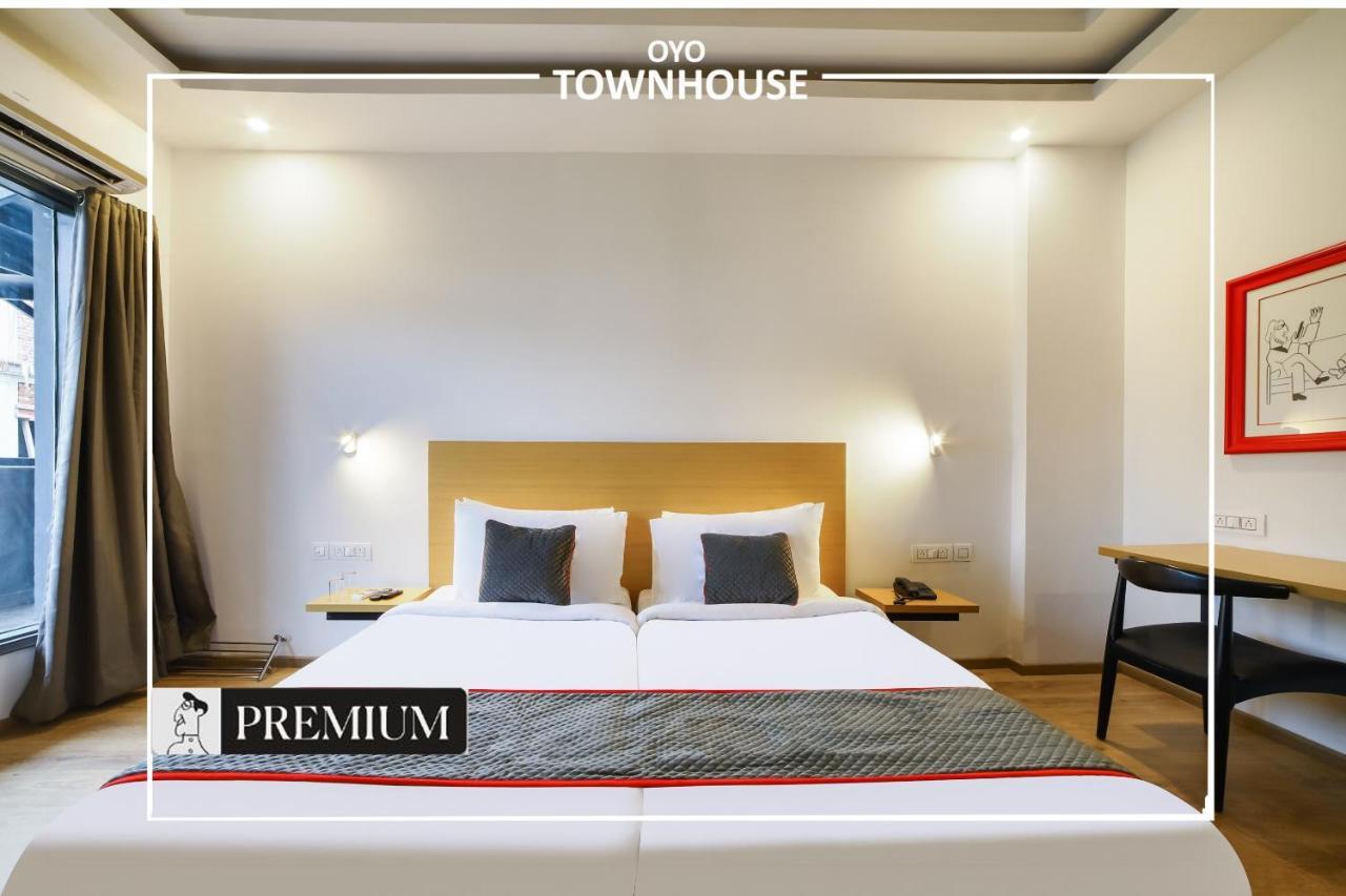 Oyo Townhouse 120 Shushant Lok Гургаон Экстерьер фото